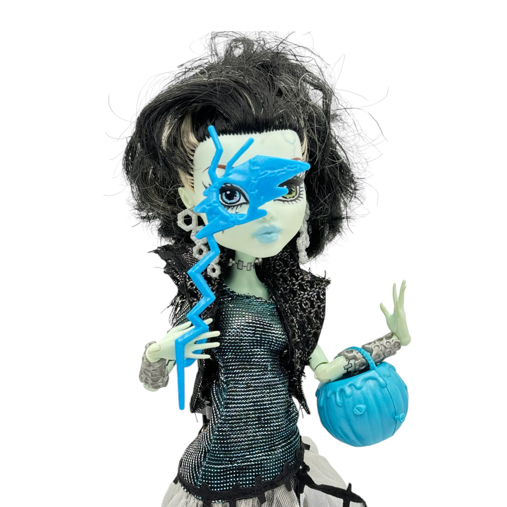 Monster High Ghouls Rule Frankie Stein nukke is teline